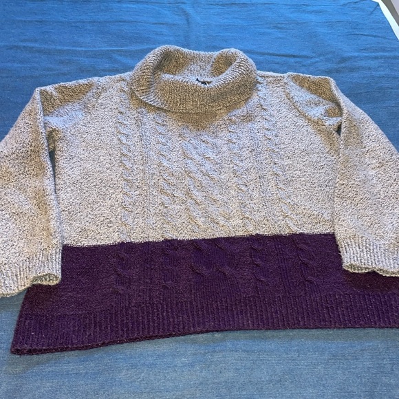 Gray and purple color block turtle neck sweater L - Picture 1 of 4